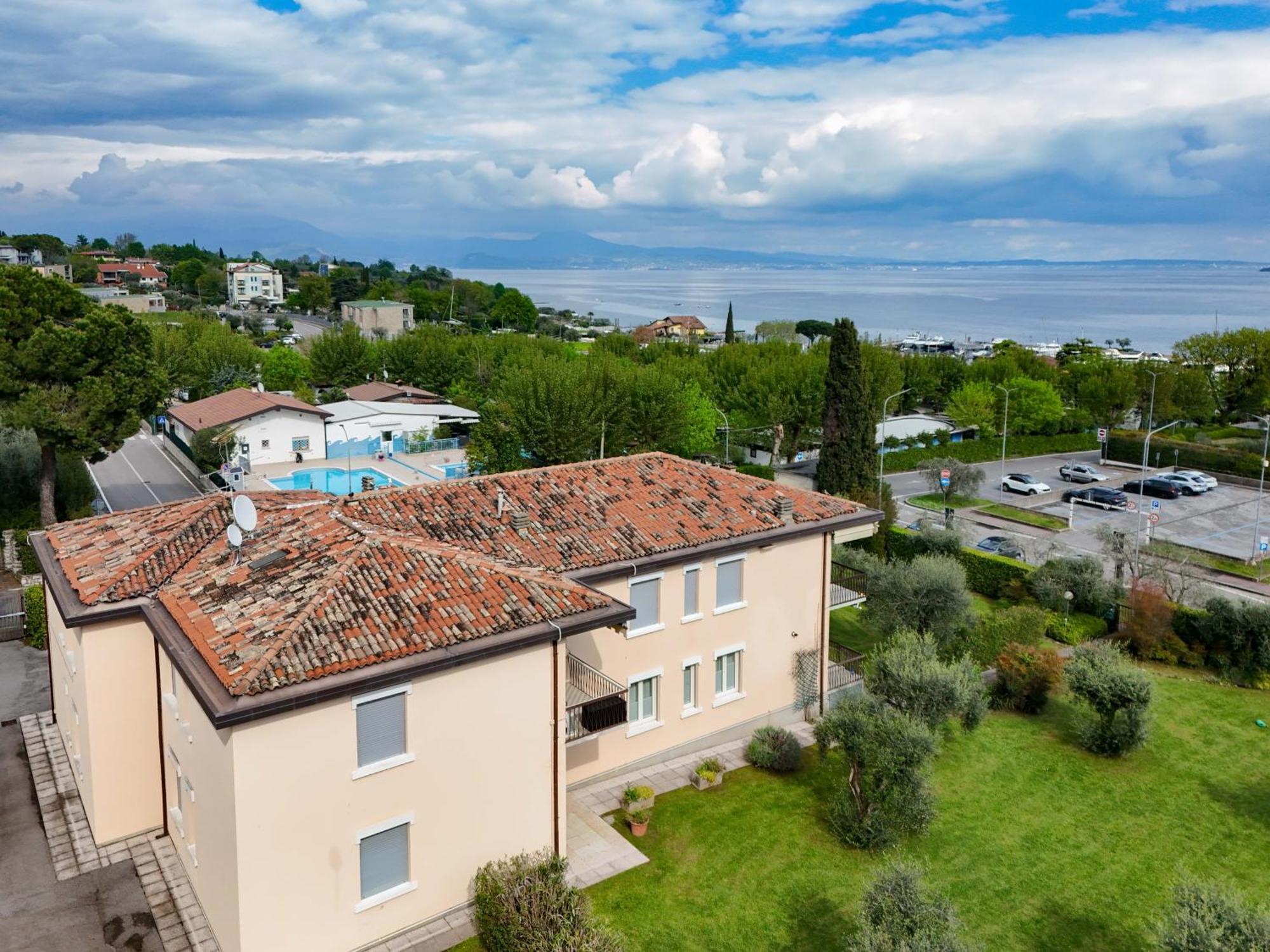 Appartamento Martina Moniga del Garda Exterior photo